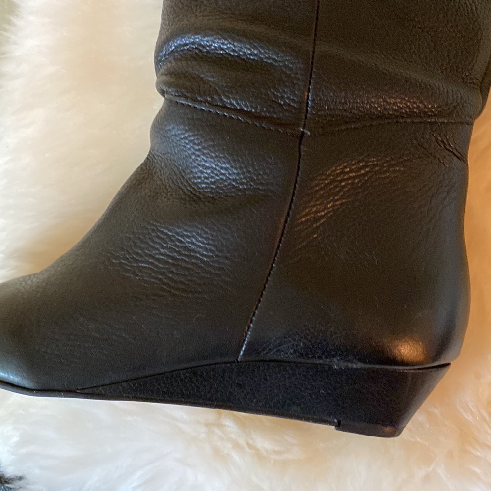 Absolutely Gorgeous Soft Buttery Black Leather Wedged Boots w/ADJUSTABLE Buckle - Picture 4 of 9